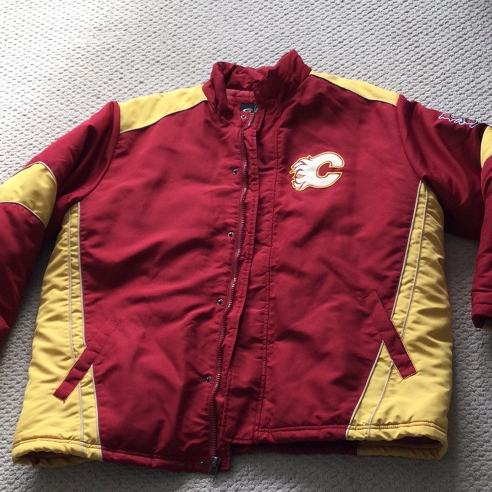 Calgary Flames Heritage Classic jacket size XL